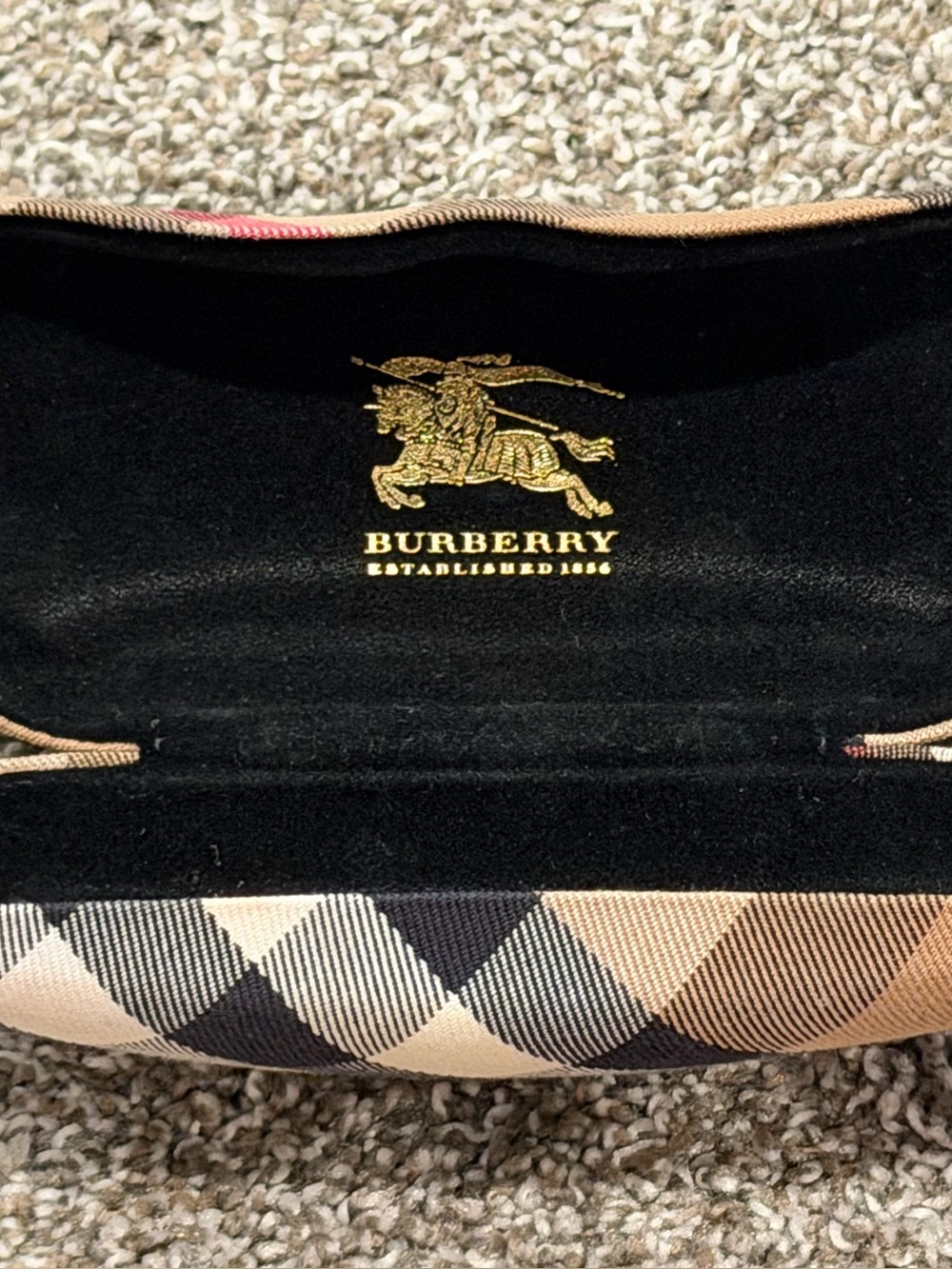 Burberry eyeglass case - sunglasses case